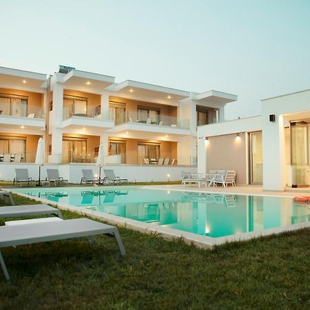 Le Grand Rêve Aparthotel Gerakini Exterior foto
