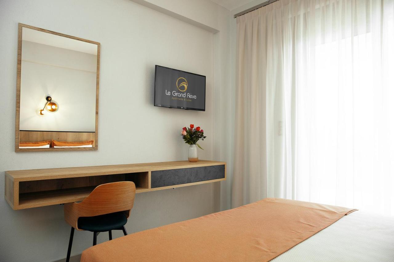 Le Grand Rêve Aparthotel Gerakini Exterior foto